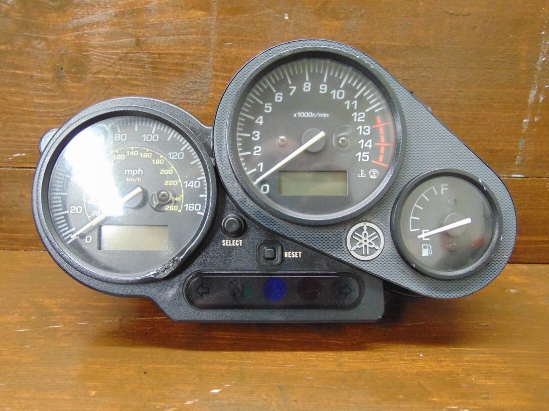 Yamaha Fazer FZS 6002000 - 2003